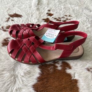 NWT Baretraps Women’s Red Strappy Sandal (10W)